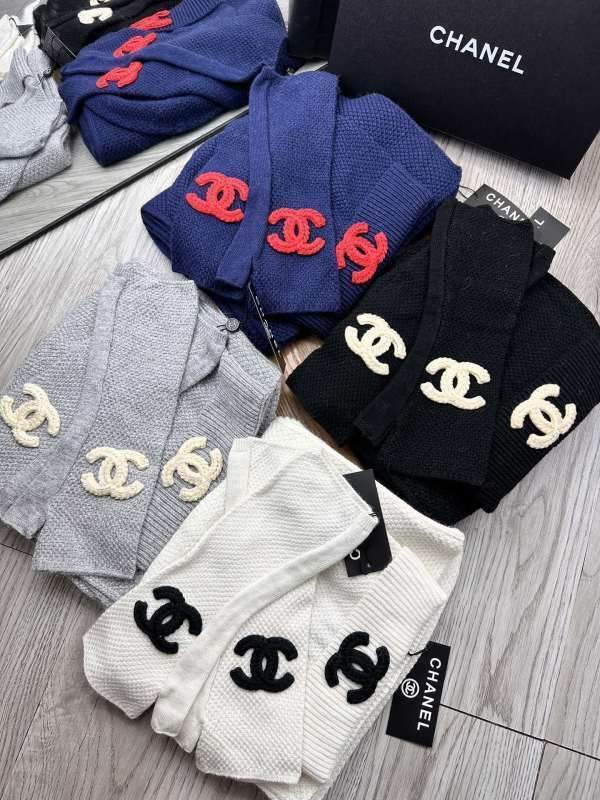 Chanel Scarf Hat Gloves hm18